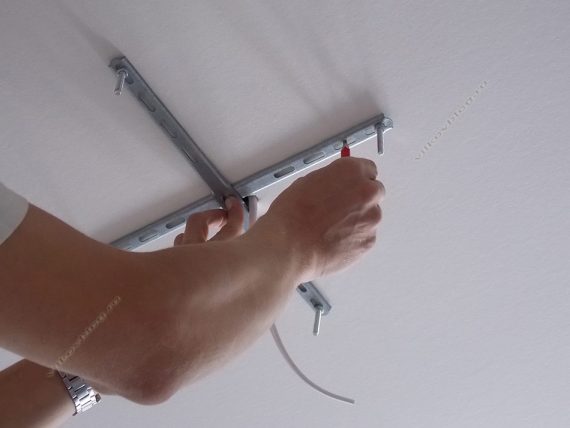 Установка люстры на потолок из гипсокартона