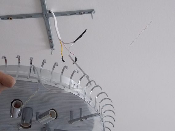 Установка люстры на потолок из гипсокартона